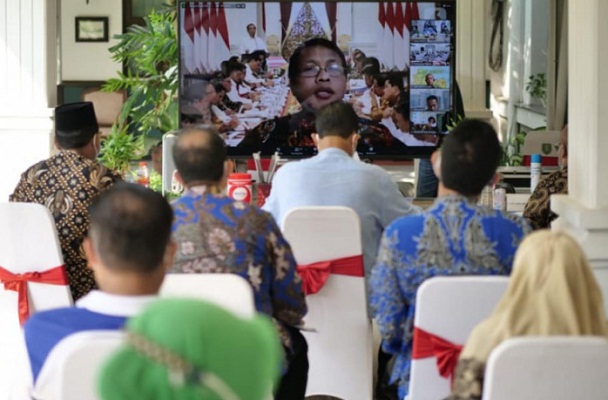 Wali Kota Madiun Maidi bersama jajaran mengikuti kegiatan Monitoring Center for Prevention